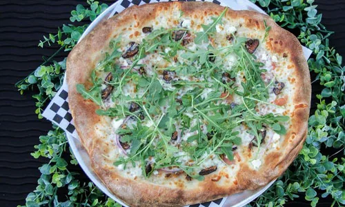 The Queen Bee pizza